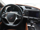 運転手に向けられる各種ボタンは、まさにコックピット!走行中の操作もしやすい設計となっております!