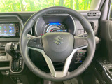 【純正革巻きステアリング】上質な革を使用することで、手にしっかり馴染みとても運転しやすいハンドルです♪