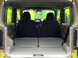 普段のお買い物や通勤、送迎等に十分な荷室スペースを確保しております。セカンドシートを倒すと、大きな荷物の積載も可能です♪