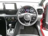 【徹底洗浄クリーニング実施済】運転席からの視界はこんな感じです☆お気軽にご来店いただき、実際に座って確かめていただいても構いません。ドライバーに寄り添う快適な操作フィールをもたらすステアリングです。