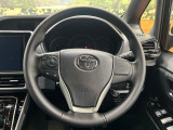 【純正革巻きステアリング】上質な革を使用することで、手にしっかり馴染みとても運転しやすいハンドルです♪
