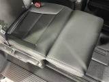 【オットマン】足を前方に伸ばして、ご自宅のように快適にお過ごし頂けます