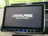 【ディスプレイオーディオ】お手持ちのスマートフォンとの連携で、ナビや音楽再生など各種アプリを使用可能。スマホに近い感覚でお使いいただけます♪