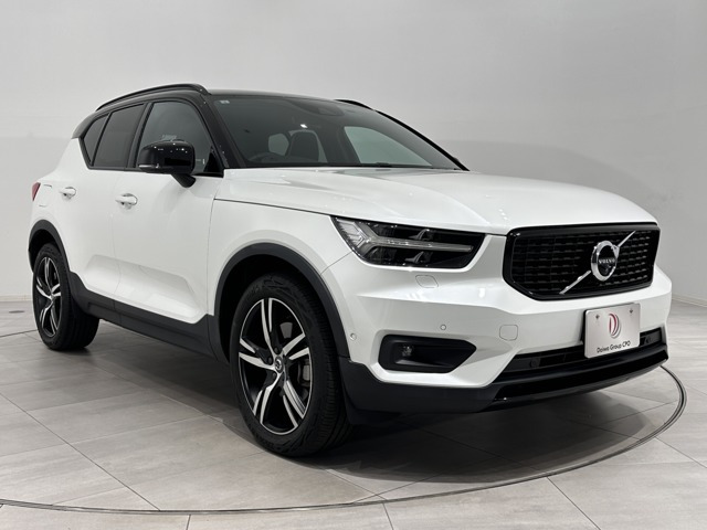 XC40 B4 AWD Rデザイン 4WD 