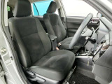 運転席シートです。フィット感が有り座り心地の良いシートです。