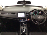 【前方視界】開放的な前方視界!運転がしやすく疲れにくいです♪窓が大きく、見通しがとっても良いおクルマですよ♪