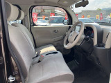 運転席はご覧の通り。