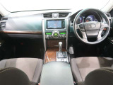 使いやすく運転しやすいレイアウトの運転席回り。