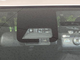 【トヨタセーフティセンス】走行中に前方の車両等を認識し、衝突しそうな時は警報とブレーキで衝突回避と被害軽減をアシスト。より安全にドライブをお楽しみいただけます。