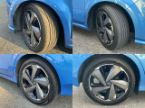 205/50R17 純正アルミホイール装着。