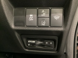 Hondaセンシング用のVSA解除とレーンキープアシストシステムのメインスイッチなどはハンドルの右側に装備しています。その下にETC2.0がついています。高速道路の料金所の通過も楽々です。