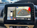 車を上から見下ろしているかのような映像で周囲の状況がひと目で確認できるから、狭い駐車場に駐車するときも安心です!障害物などがあると警告音がなりますので安心して駐車が出来ます!