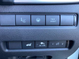 運転席右側には各種スイッチがあります!