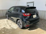 当店は仕上げ業者と提携して、車両の仕上げを行っております。磨き、ルームクリーニング、ヘッドライト磨き、を一貫して行っております。