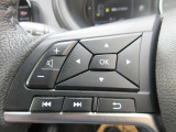 ABSとは、アンチロック・ブレーキシステムの略。フルブレーキ時に車輪のロックを防ぐことで、車両の安定を図るとともに操舵を可能にする装置。各車輪ごとに制御され、悪天候時など特に効果が大きい。