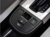 【電動パーキングブレーキ】スイッチ操作で力も手間もいらず簡単操作。
