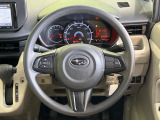 インテリアに合わせたデザインのステアリングは、運転される方のことも考え、運転しやすい形状、大きさです。是非一度、実際に触ってお確かめください。