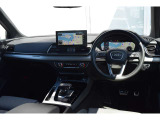 Audiのインテリアはエクステリア同様、優れたデザイン性とクオリティ、そして機能性を兼ね備えております。