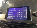 車両設定はタッチパネルにて操作可能です。