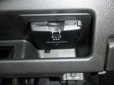Aftermarket品のETC車載器が装着されています。保証対象外です。