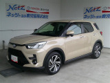 落ち着いたベージュカラーのコンパクトSUV
