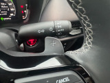 運転席の手元でシフトアップシフトダウンの操作が可能なパドルシフトを装備しています♪