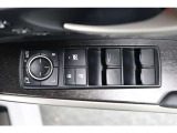 運転席ドアスイッチ回りの画像です。