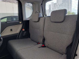 ゆとりのある広々とした車内空間は、ドライブを始め買い物やレジャーなど、幅広く活躍します。一人でもみんなとでもお出かけを楽しみましょう!