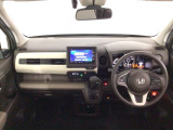 【前方視界】開放的な前方視界!運転がしやすく疲れにくいです♪窓が大きく、見通しがとっても良いおクルマですよ♪