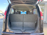 普段のお買い物や通勤、送迎等に十分な荷室スペースを確保しております。セカンドシートを倒すと、大きな荷物の積載も可能です♪