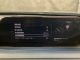 フォワードセンシングカメラで認識した交通標識をディスプレイに表示し、交通標識の見落とし防止を図り、安全運転を支援します。
