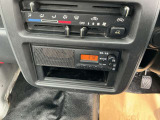FM/AMラジオが付いています。ナビやオーディオの取り付けも賜わります。詳しくは営業部員にお尋ねください。