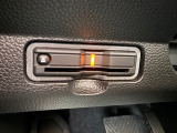 【ETC車載器】がついておりますので高速道路などの有料道路の料金所を停止することなく通過できます。当店でセットアップも可能ですのでご納車当日よりご利用いただけます。