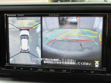 パノラミックビューモニター付きです。車両を上から見たような映像をディスプレイオーディオ画面に表示。運転席からの目視だけでは見にくい、車両周辺の状況をリアルタイムでしっかり確認できます。