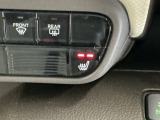 運転席シートヒーターで寒い日もすぐに温かくなり快適に過ごせます。2段階の温度調整が可能です