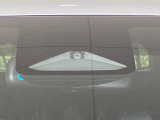 【プリクラッシュセーフティ】前方の車両等を検知し、衝突しそうな時は警報で注意を促し、ブレーキを踏む力をサポート。ブレーキを踏めなかった場合は衝突被害軽減ブレーキが作動、衝突回避をサポートします。
