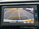 便利な【バックモニター】で安全確認もできます。駐車が苦手な方にもオススメな便利機能です。