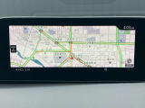 8.8インチにサイズUPした、マツダコネクト。センターコマンダーはタッチパッド型になっており、ナビ地図の縮小/拡大も簡単に行えます。