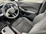 時を経ても深い魅力を放ち続けるBMW。より快適にお乗り頂くためにサポートプログラムをご用意しております。※認定中古車保証は登録日より最長4年間まで延長が可能です。