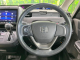 【純正革巻きステアリング】上質な革を使用することで、手にしっかり馴染みとても運転しやすいハンドルです♪