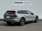 ◆バック/万が一を考え、安全性を重視する方に選ばれているVOLVO車。ドアを開閉するとその重み・厚みに驚くはず