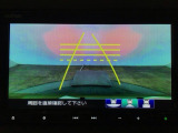 【バックカメラ】運転が苦手な方も車庫入れラクラクです!ギアをリバースに入れれば自動的に切り換わりますので、面倒な操作は不要です♪狭い駐車場もお車を傷つけず安心ですね!