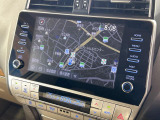 【ナビ機能付きディスプレイオーディオ】ナビ機能搭載の他、お持ちのスマートフォンと連携して、ナビやbluetoothでの音楽再生が可能です♪デザインはもちろん操作性も良好!