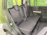後部座席も気になる運転席シート廻りは使用感も少なく、良好な状態となっています。前オーナー様が丁寧に使っていたことがよくわかりますね。ようなキズ・汚れやへたり等、大きなダメージはなく、良好な状態です。