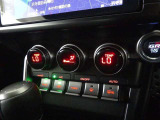 左右独立温度コントロールフルオートエアコンです。運転席、助手席それぞれで独立して温度設定ができます。冷え性の方が乗っても安心ですね♪
