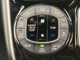 オートエアコンは温度を設定するだけで、自動で風量などを設定してくれます。運転しながら操作も必要ないので、安全性も向上します。