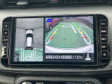 アラウンドビューモニター、駐車中の車を空から見下ろしているかのような映像で表示し、駐車をアシストします