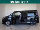 両側パワースライドドア付きだから、狭い駐車スペースなどでの 乗り降りラクラク!小さなお子さまのいるご家庭には嬉しい装備。