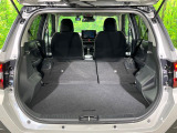 普段のお買い物や通勤、送迎等に十分な荷室スペースを確保しております。セカンドシートを倒すと、大きな荷物の積載も可能です♪