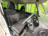 運転席シート廻りは使用感も少なく、良好な状態となっています。丁寧に使われていたことがよくわかりますね。